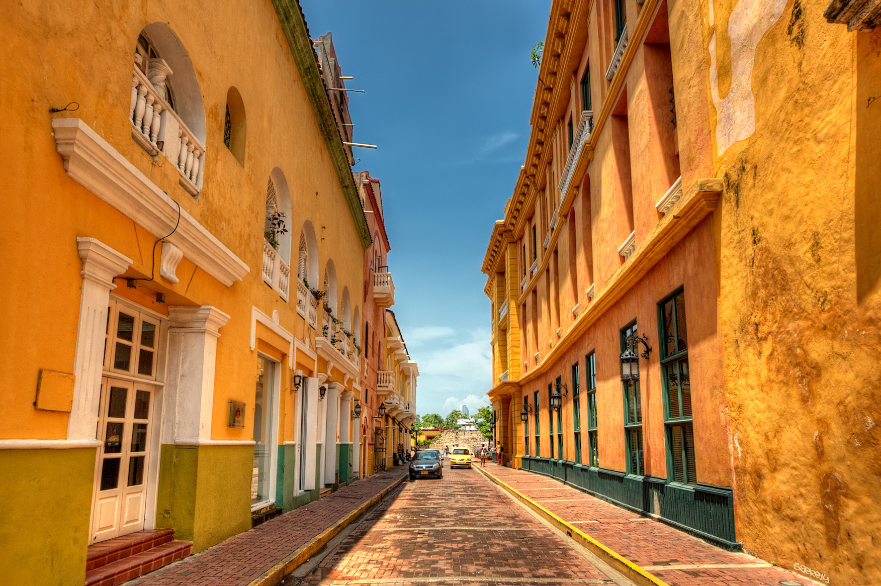 Cartagena, Colombia - Ciudad amurallada - ColombiaTours.Travel