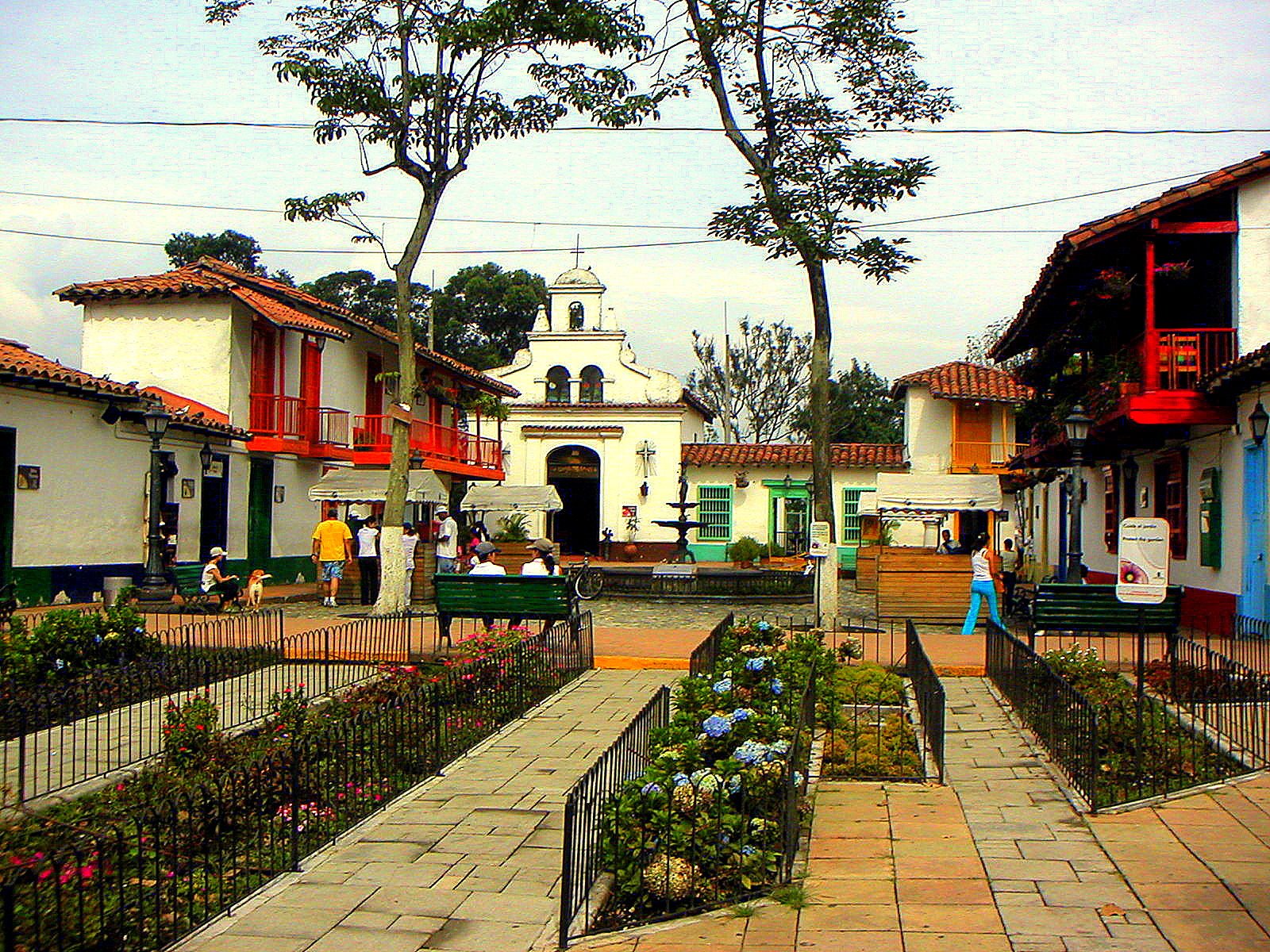 Pueblito paisa en Medellín, un lugar de arquitectura antioqueña tradicional.