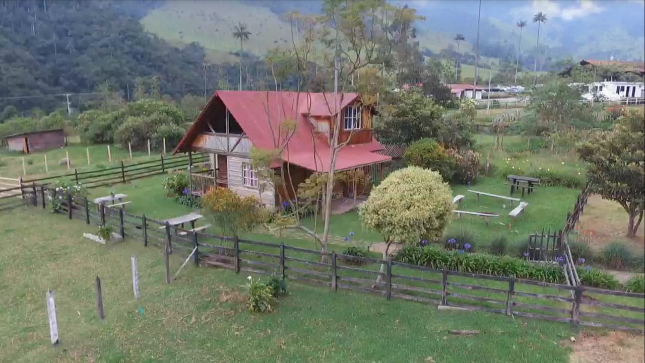Cabaña Romántica Valle del Cocora Eje Cafetero Colombia