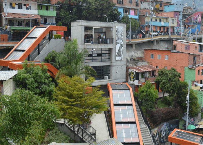 Tour del Graffiti Comuna 13 Medellin Colombia Viajes