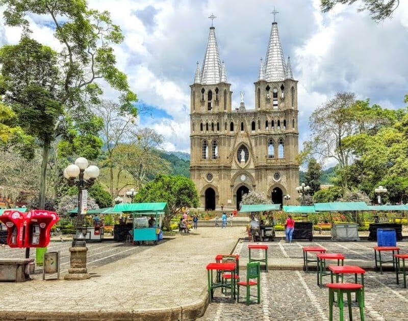 Pueblos Patrimonio Antioquia-Plaza Central El Jardín