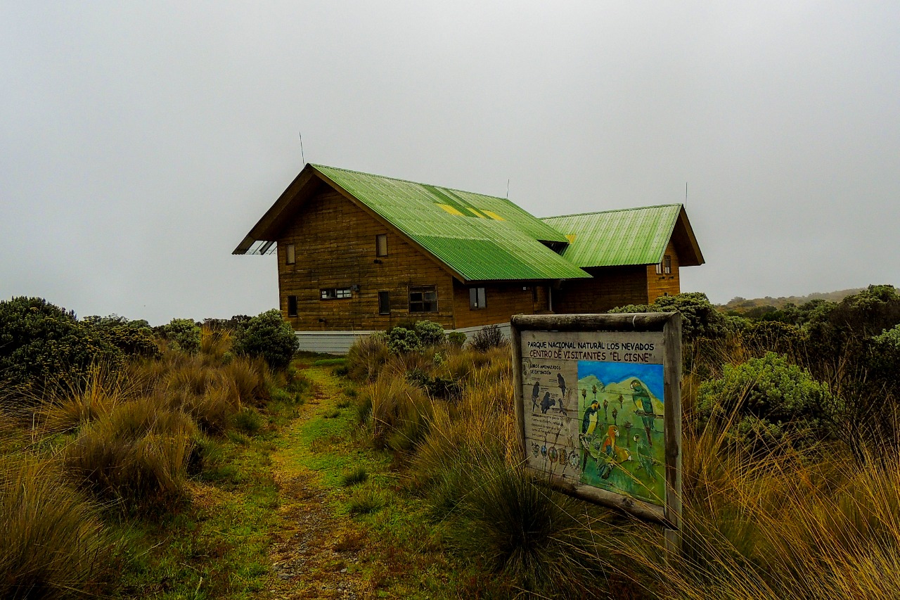 Centro de visitantes El Cisne- PNNN- Los Nevados