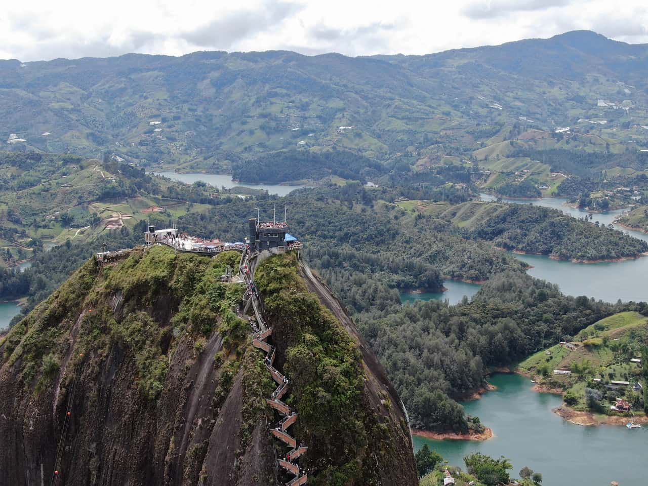 La Piedra del peñol, fotoTurismo, Re, Colombia, Escaleras, peñón de guatapé