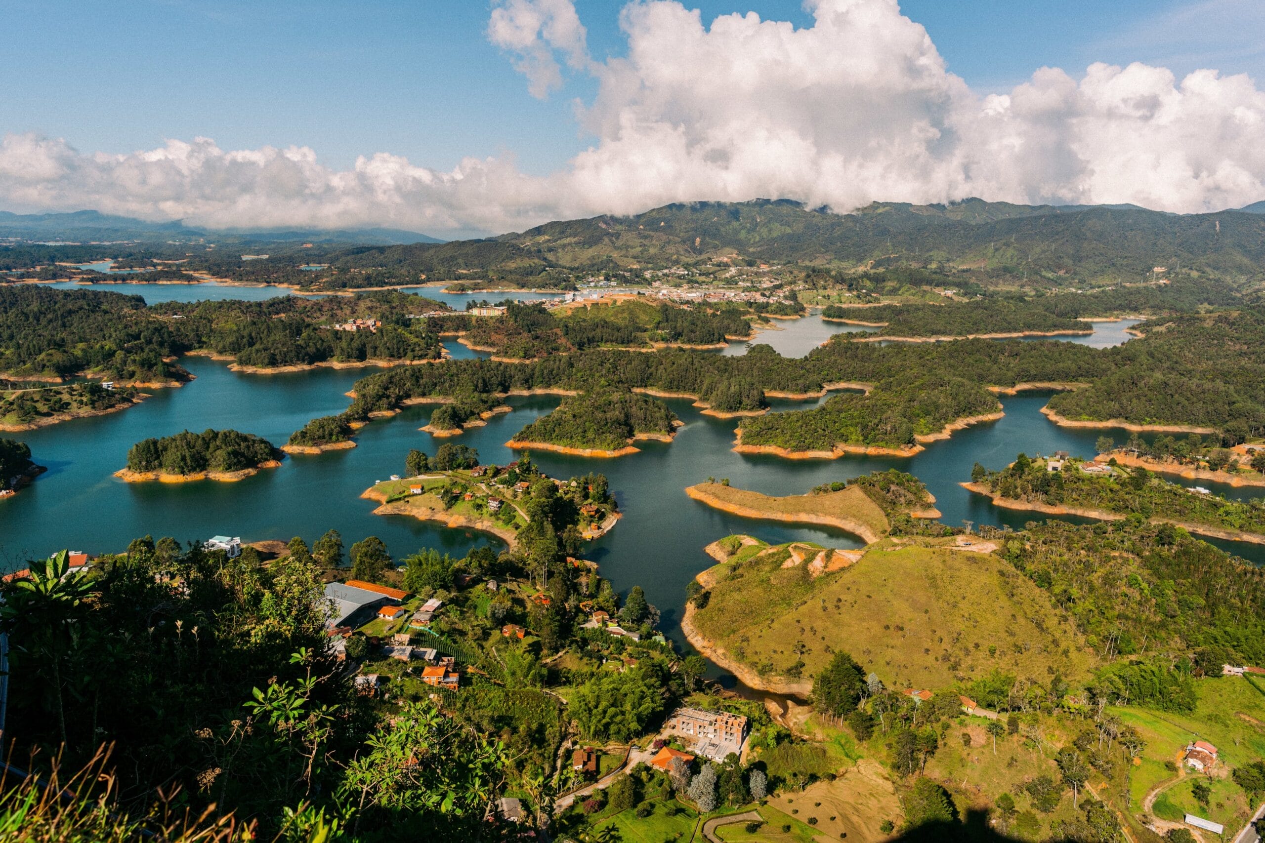 lista de pueblos estadía - destinos turísticos económicos en Colombia 