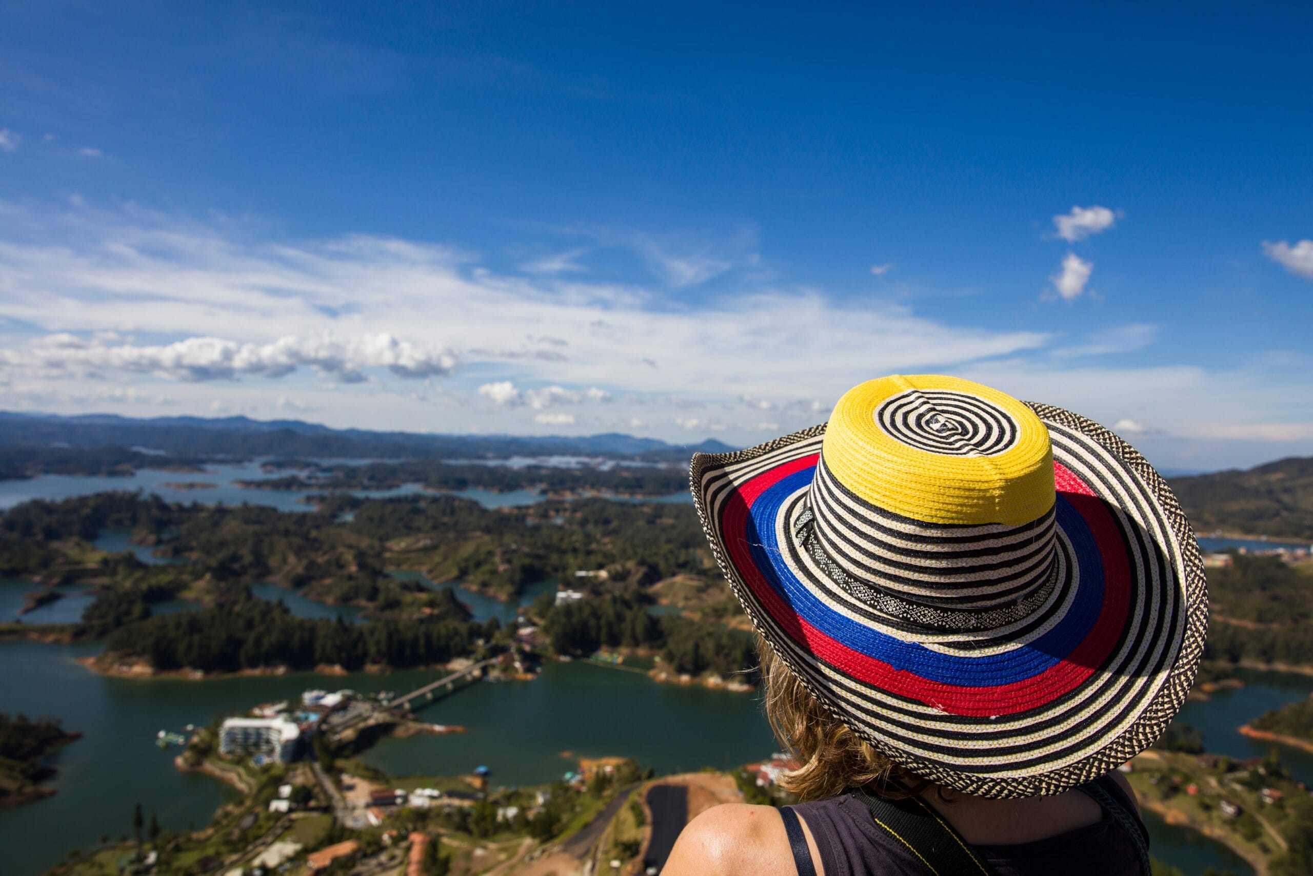 cuánto cuesta viajar a Colombia