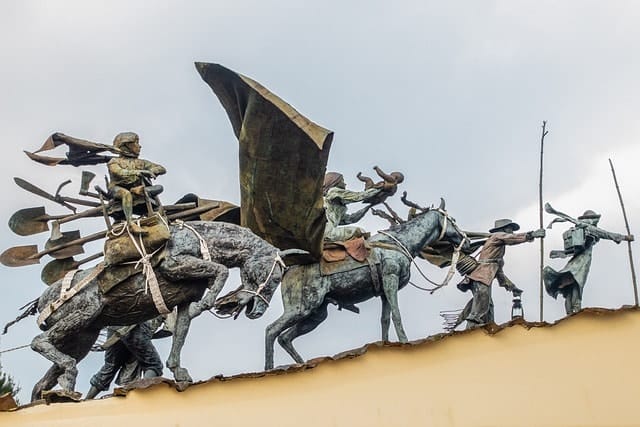 statues, manizales, colombia, single administrative body, main cities, venezuela, armenia