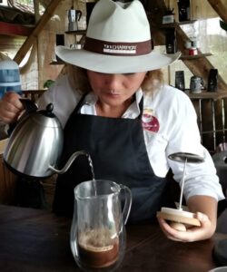 Plan-Alta-Montana-en-el-Eje-Cafetero-Colombia-Plan-Turistico-Paisaje-Cultural-Cafetero-4-300x300-1 (1)