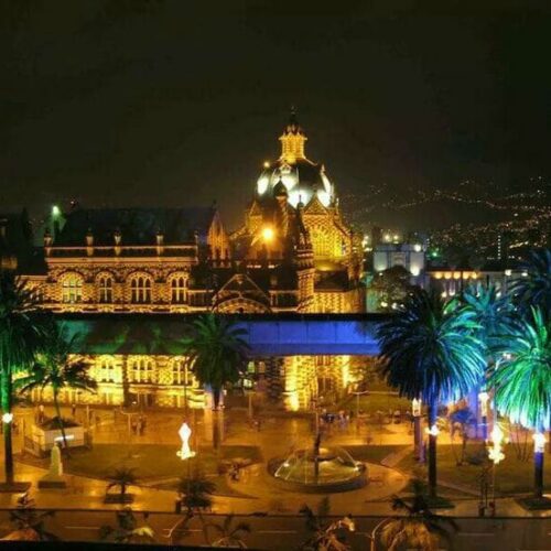 Tour nocturno en Medellín viajar a medellín colombia