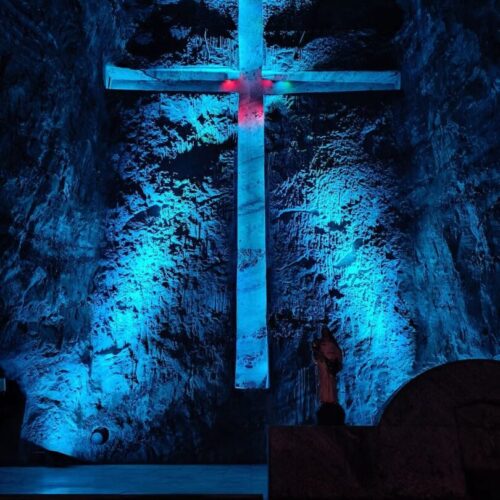 photo_4902723319372033410_y