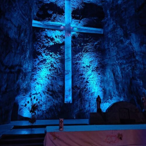 photo_4902723319372033413_y