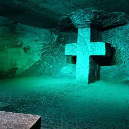 photo_4902723319372033429_y