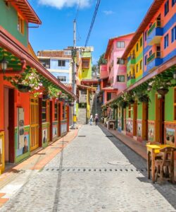 Tour a Guatapé Viaja a Medellín Colombia